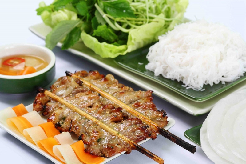 Bún chả ngõ 81 Lạc Long Quân