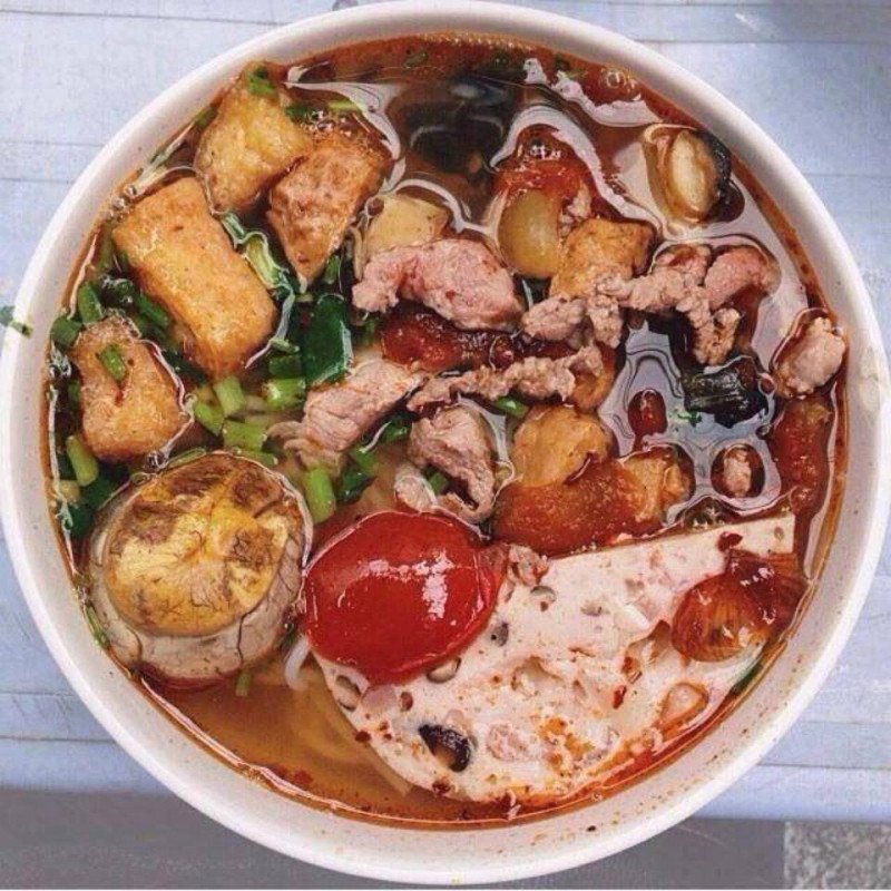 Bún riêu trứng vịt lộn