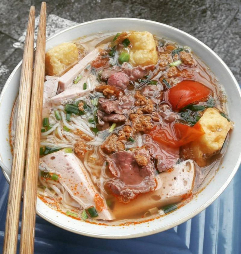 Bún riêu bưng Bát Đàn