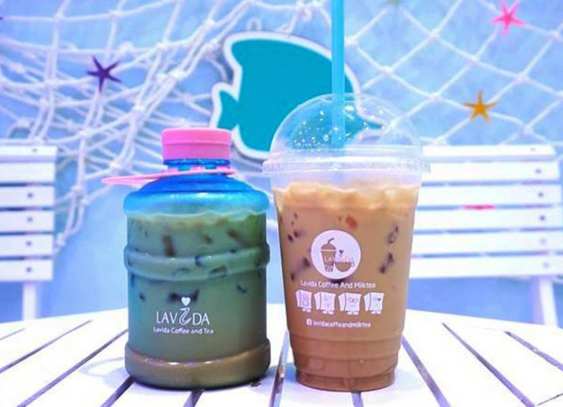 Sắc màu chủ đạo là xanh biển, khách hàng sẽ vừa uống trà sữa ở Sài Gòn nhưng lại có cảm giác như đang ở biển