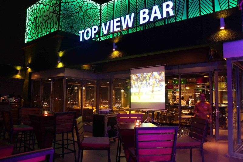 Khung cảnh tại Top View Bar