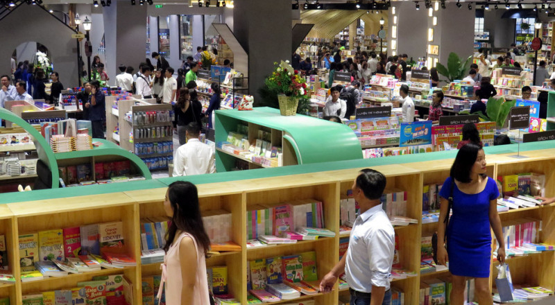 Bạn có thể thoải mái đọc sách tại Phương Nam Book City