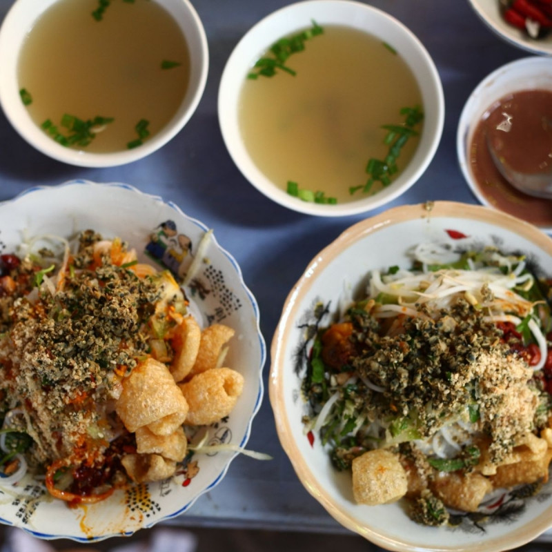 Cơm hến – Bún bò Lan Thanh Thuỷ