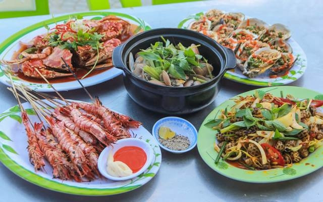 Thực đơn hải sản đặc trưng ở Phong Phú 2