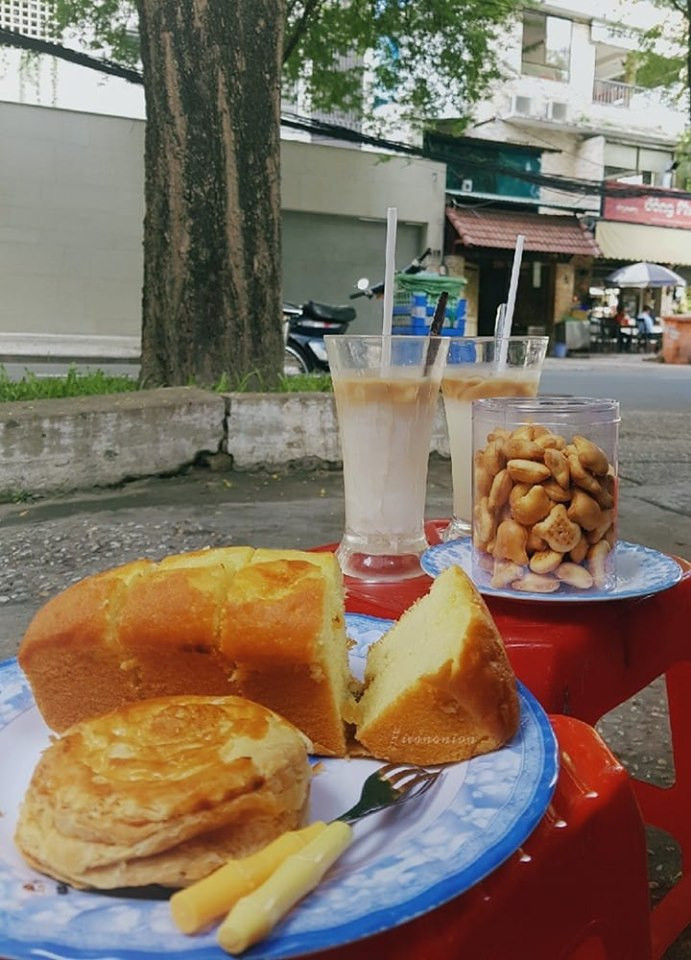Sữa tươi Mười là một quán sữa nho nhỏ lâu năm của Sài Gòn