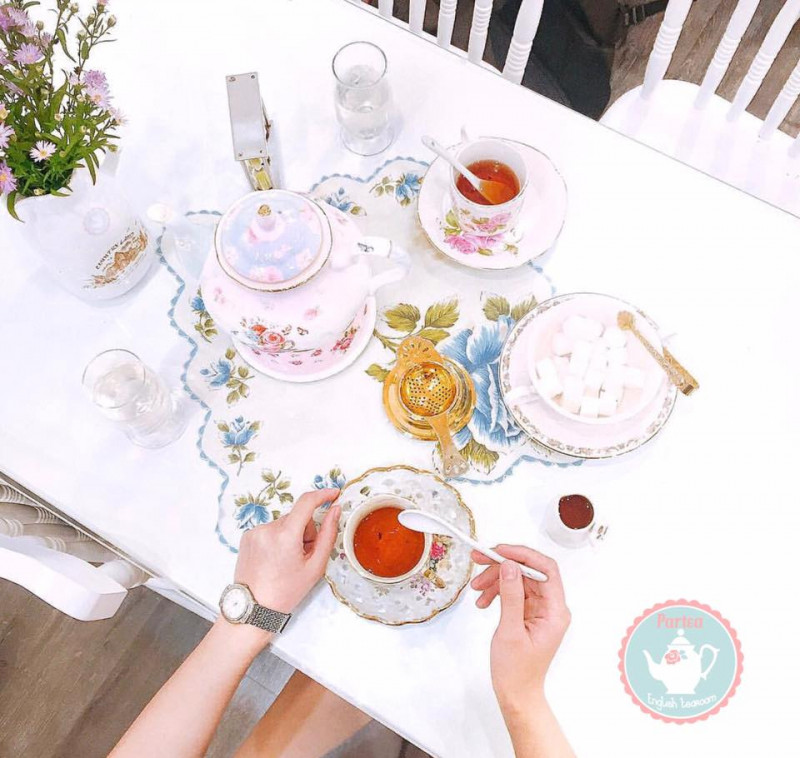 Partea English Tearoom chuyên phục vụ các món trà theo kiểu trà chiều kiểu Anh