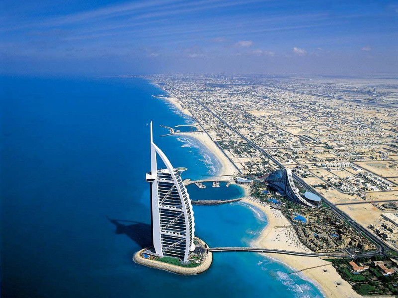 UAE - quốc gia dầu mỏ có tỉ lệ người nhập cư cao