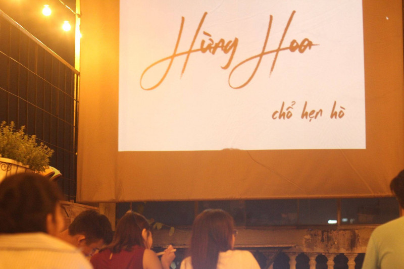 Hừng Hoa Cinema