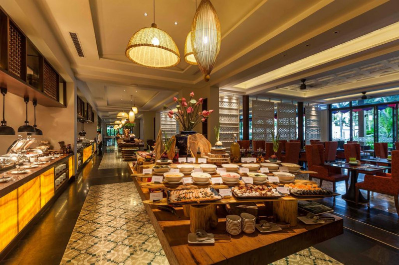 Nhà hàng với buffet tự chọn cho du khách