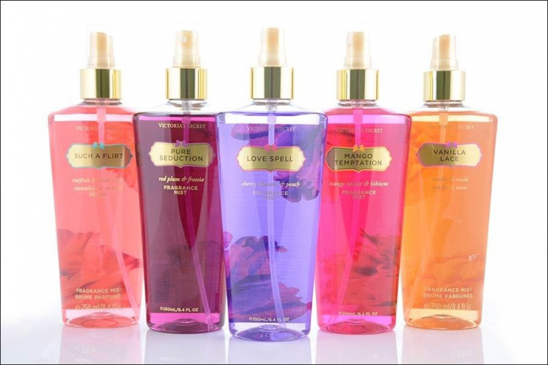 Dòng Body mist của Victoria Secret có khả năng dưỡng ẩm cao, có nhiều mùi hương khác nhau giúp khử mùi của cơ thể giúp bạn luôn có hương thơm dịu ngọt, đáng yêu hay nồng nàn quyến rũ.