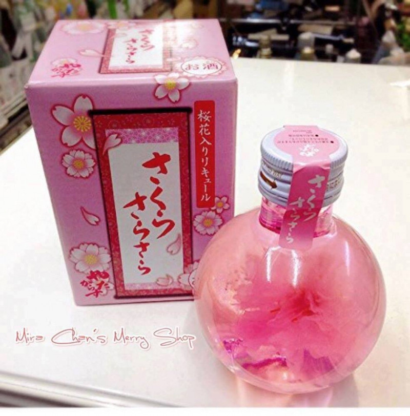 Rượu cánh đào ở Mira chan's Merry Shop