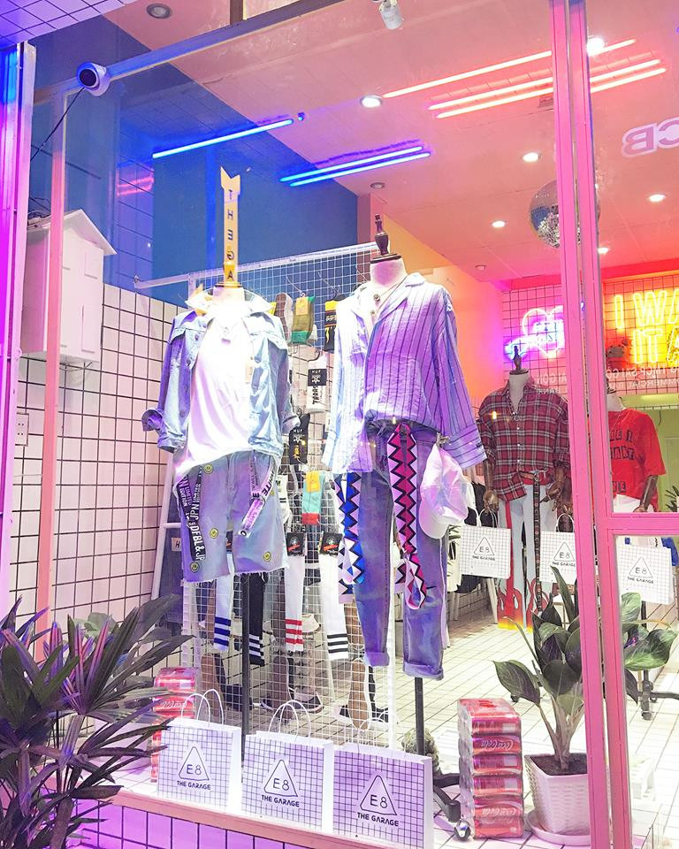 SOQ Shop là một shop có không gian khá nhỏ nhắn nhưng chất lượng quần áo rất đáng để bạn lựa chọn