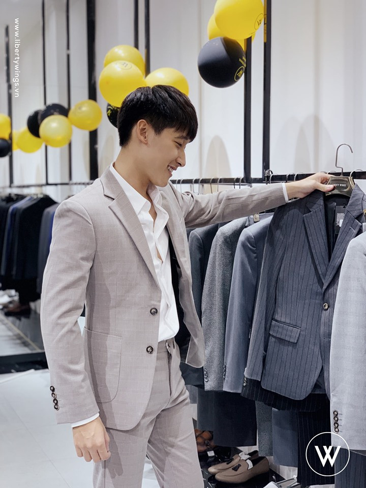 Liberty Wings ra đời vào năm 2010, là một trong những địa chỉ mua sắm tin cậy, một trong những shop quần áo nam đẹp ở Hà Nội