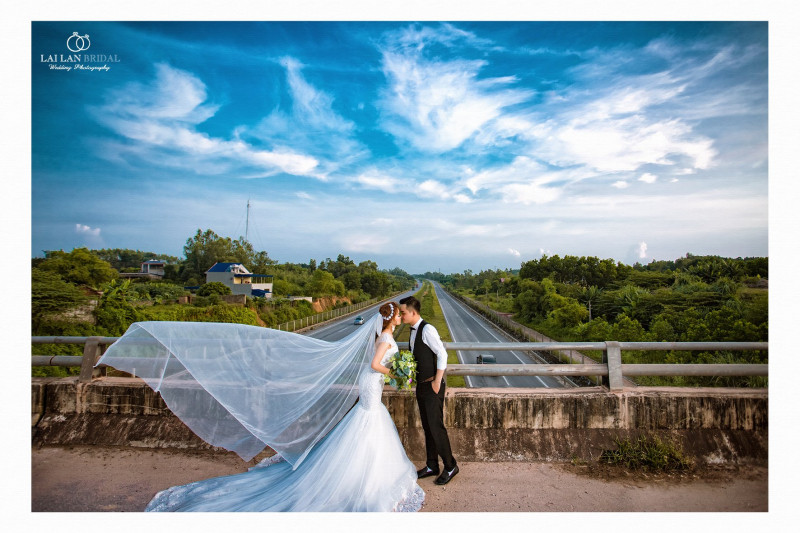 Áo cưới Lai Lan