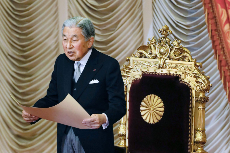 Nhật hoàng Akihito thoái vị