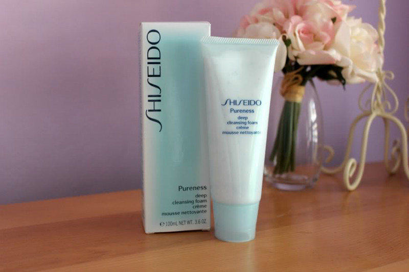 sữa rửa mặt Shiseido Pureness Deep Cleansing Foam cũng là một ứng cử viên sáng giá dành cho chuyên mục sữa rửa mặt dưỡng ẩm chất lượng được yêu thích tại Việt Nam: