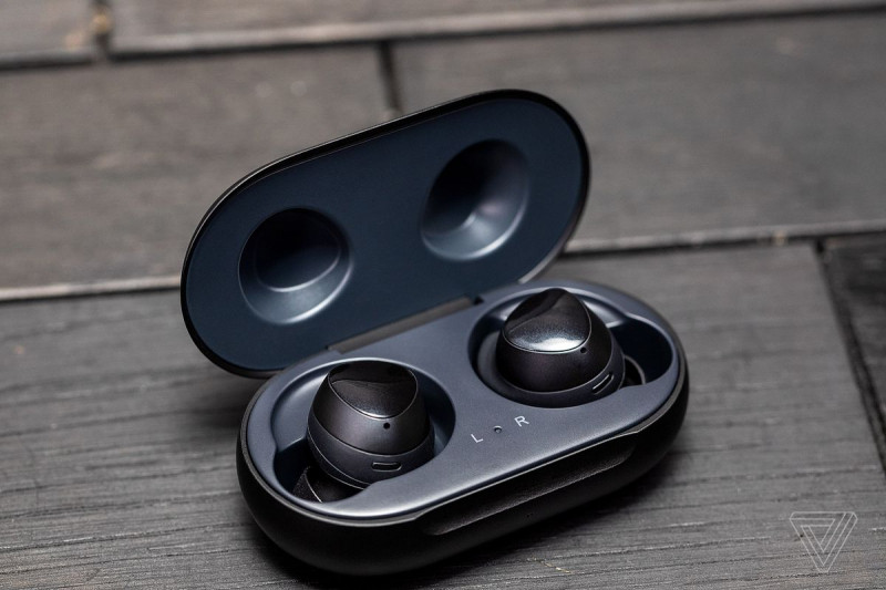 Samsung Galaxy Buds – Giá: 4.490.000 VND