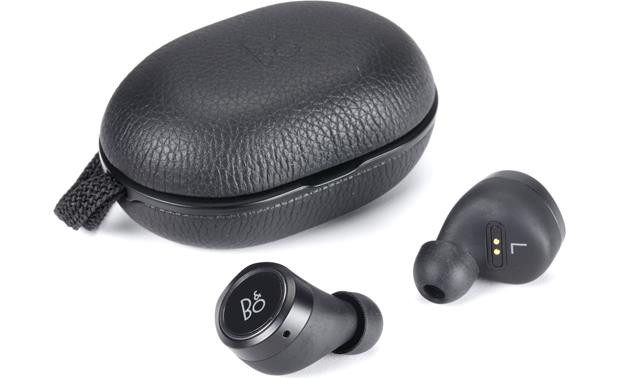 B&O’ Beoplay E8 – Giá: 6.000.000 VND