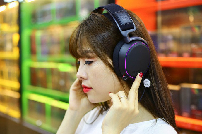 Tai nghe SteelSeries Arctis Pro