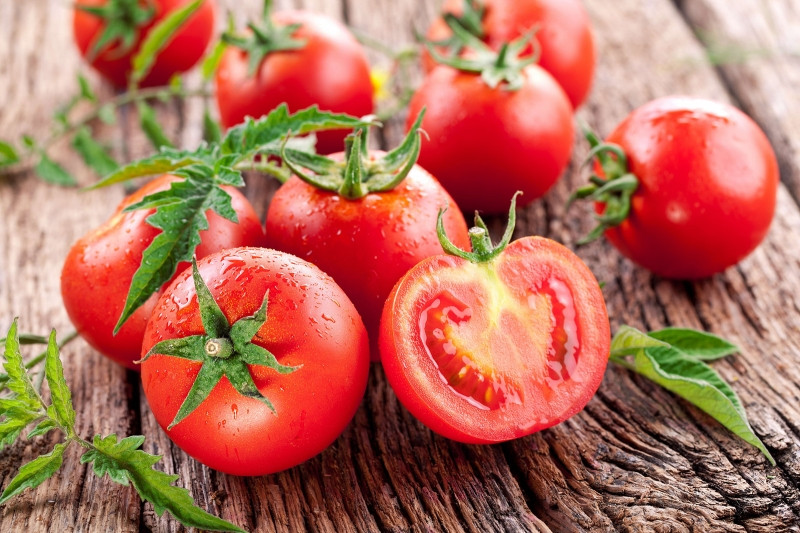 Cà chua không chỉ giúp cho các món ăn trở nên thơm ngon hơn mà còn chống lão hóa hiệu quả