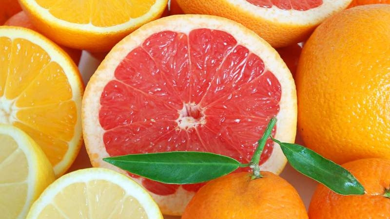 Bưởi chùm thuộc họ cam quýt, là loại quả giàu vitamin, chất xơ và nhiều dưỡng chất tốt cho sức khỏe