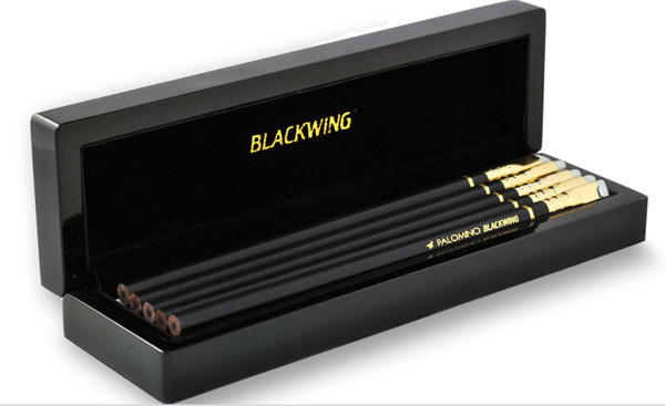 chiếc bút Blackwing