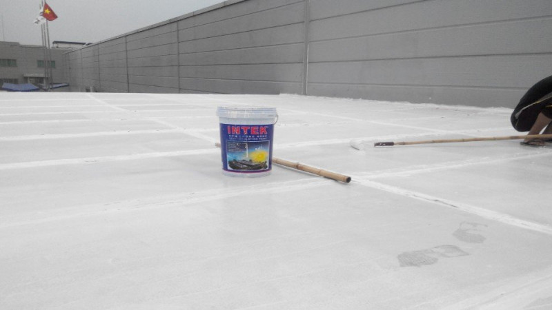 Sơn Chống Nóng INTEK: ﻿Giảm nhiệt độ dưới bề mặt mái tôn từ 10 đến 26 °C, tùy mức độ nắng nóng và nhiệt độ bề mặt mái tôn trước khi sơn từ 60 °C trở lên.