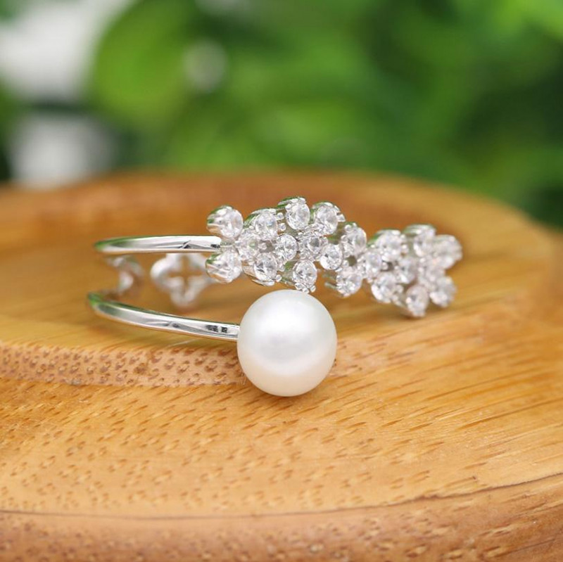 ﻿ Thương hiệu Bảo Ngọc Jewelry toát lên vẻ đẹp đằm thắm, hiền thục của người phụ nữ Việt, đồng thời khí chất đó lại vô cùng sang trọng và quý phái