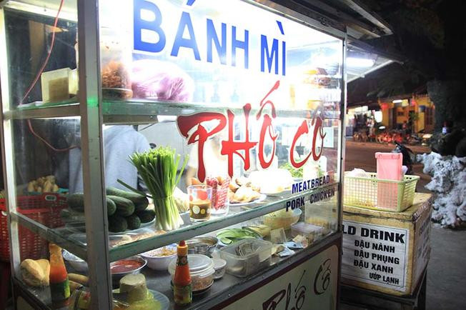 Tiệm Bánh mì Phố cổ