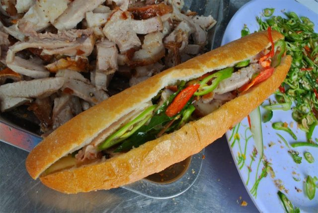 Bánh mì thịt heo quay