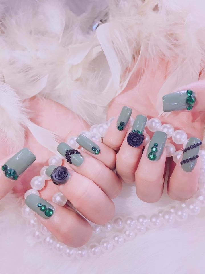 Nhung Nail