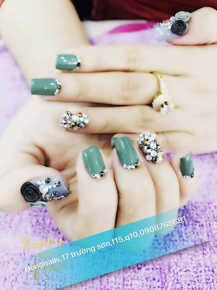 Mẫu nail sang trọng đang được ưa chuộng tại Hồng Nails