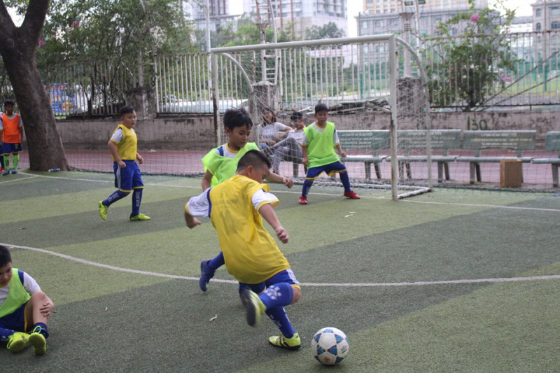 Duong Minh Sài Gòn chuyên đào tạo huấn luyện bóng đá trẻ, thường xuyên tuyển sinh các khóa học bóng đá cơ bản, khóa học bóng đá nâng cao, các lớp bóng đá năng khiếu chuyên sâu