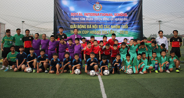 Trung Tâm Huấn Luyện Bóng Đá Hoàng Gia là đơn vị chuyên đào tạo bóng đá trẻ từ 5-15 tuổi và phát triển phong trào bóng đá cho người yêu bóng đá tại khu vực TPHCM