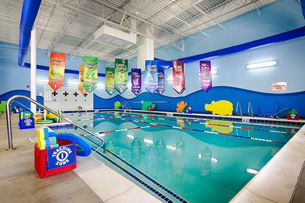 Trường Bơi Aqua-Tots có bể bơi bốn mùa hoạt động quanh năm