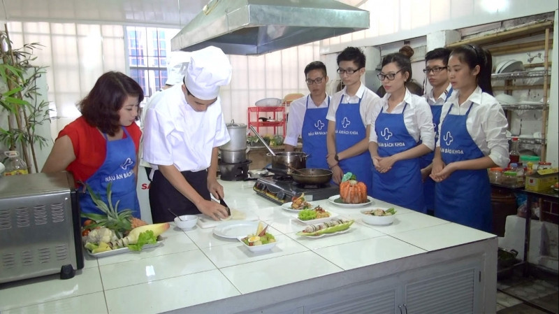 Khóa học bếp gia đình tại Trung tâm dạy nấu ăn Bách Khoa