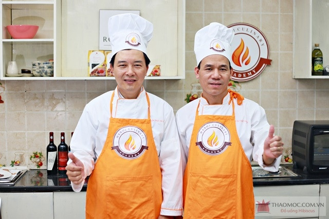 Hai trong số đội ngũ giảng viên giàu kinh nghiệm tại Học viện ẩm thực Hà Nội