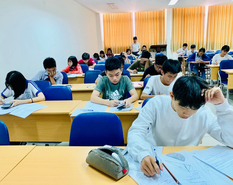 Trung tâm luyện thi đại học điểm 10