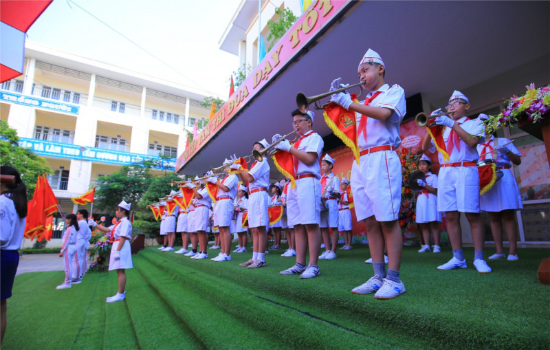 Phong trào văn nghệ, thể dục thể thao đạt nhiều thành tích cao, số học sinh giỏi cấp Huyện và thành phố luôn là một trong những trường dẫn đầu của Huyện Thanh Trì