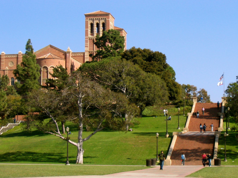 Đại học California (UCLA)