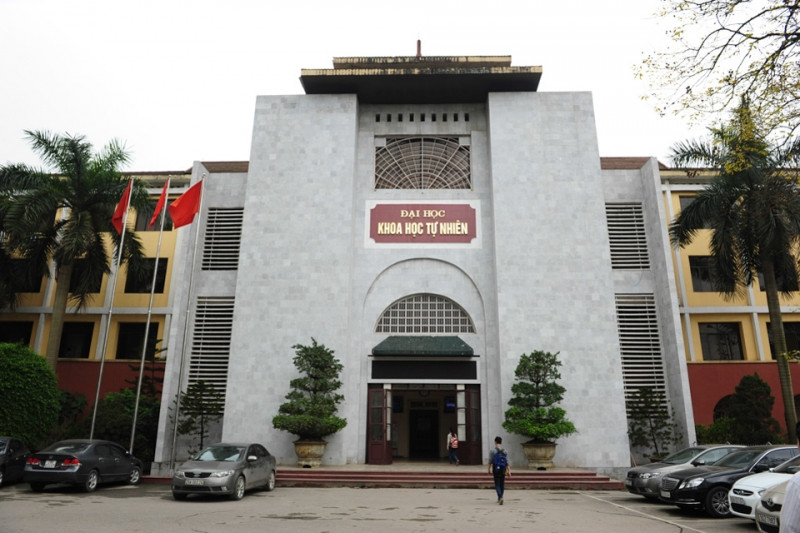 Cổng trước của trường Đại học Khoa học tự nhiên Hà Nội