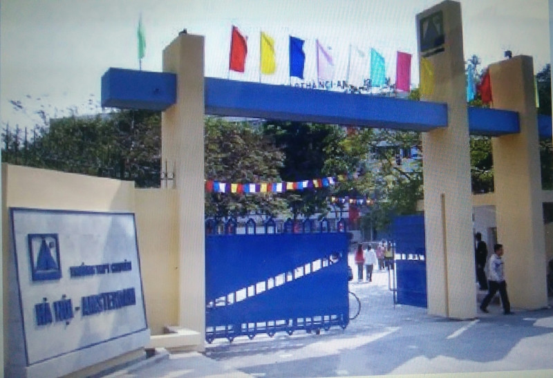 Trường THPT chuyên Hà Nội Amsterdam, cơ sở đầu tiên tại số 1 đường Văn Cao, Hà Nội