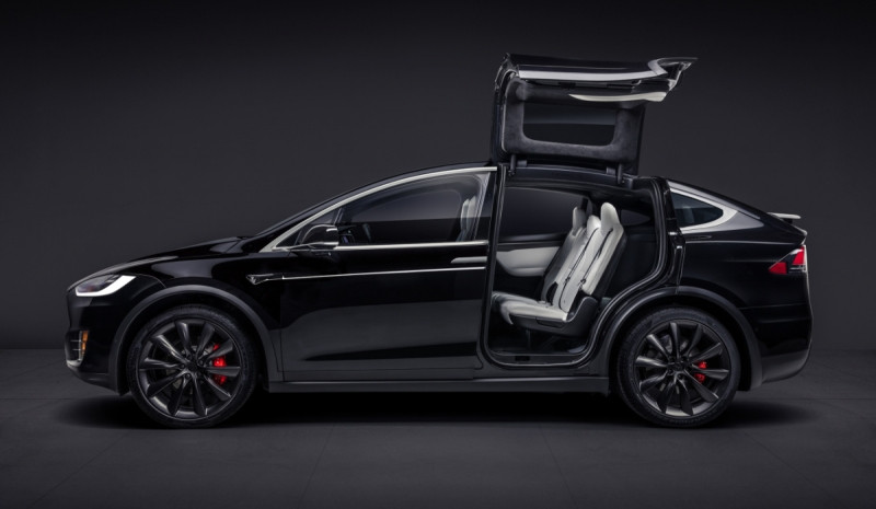 Model X là chiếc SUV full-sized chạy điện của Tesla