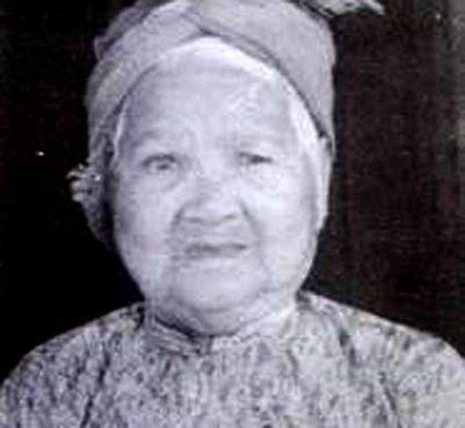 Mẹ Phạm Thị Ngự