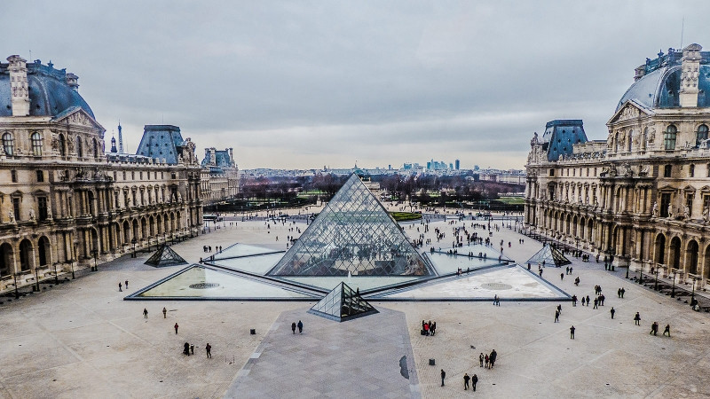 Kiến trúc tráng lệ của Louvre