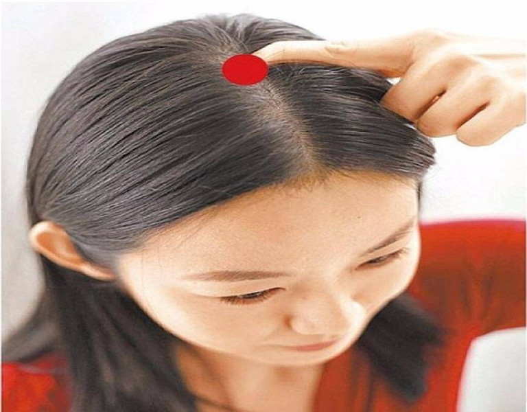 Massage da đầu trị rụng tóc