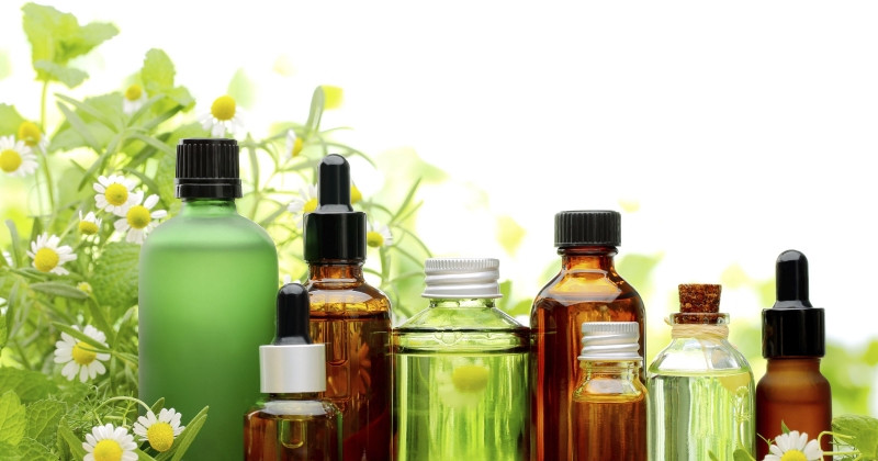 Sử dụng tinh dầu nguyên chất để cơ thể có mùi thơm tự nhiên