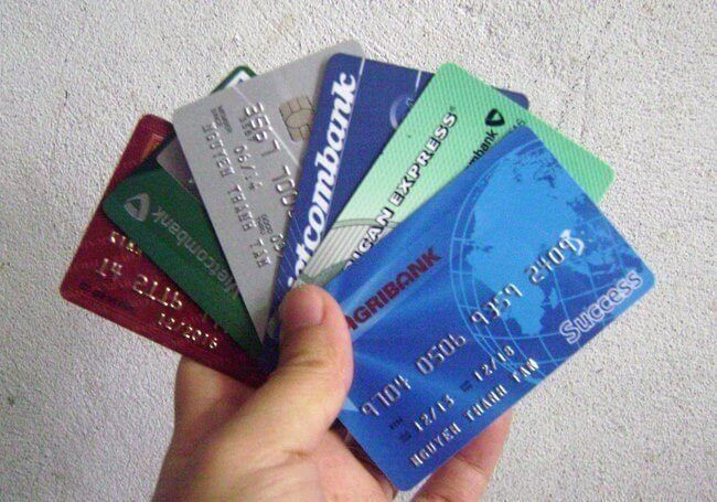 Bạn cũng nên dùng thẻ thanh toán của nhiều ngân hàng khác nhau phòng trường hợp bị mất hay thất lạc thẻ