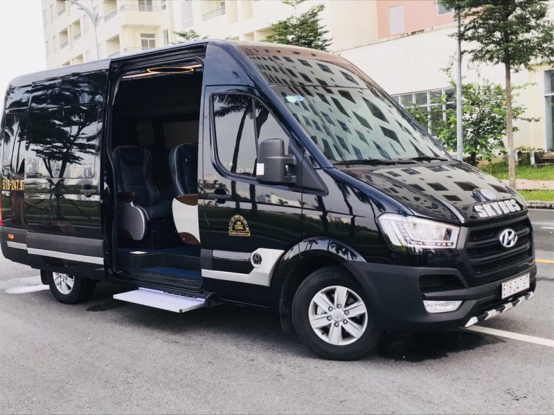 ﻿Bạn có thể chọn dịch vụ thuê xe Limousine để hạn chế say xe