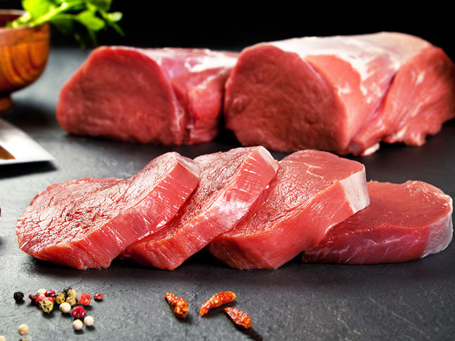Do đó, các chuyên gia sức khoẻ khuyến cáo mỗi người không nên ăn quá 70 g thịt màu đỏ/ ngày.